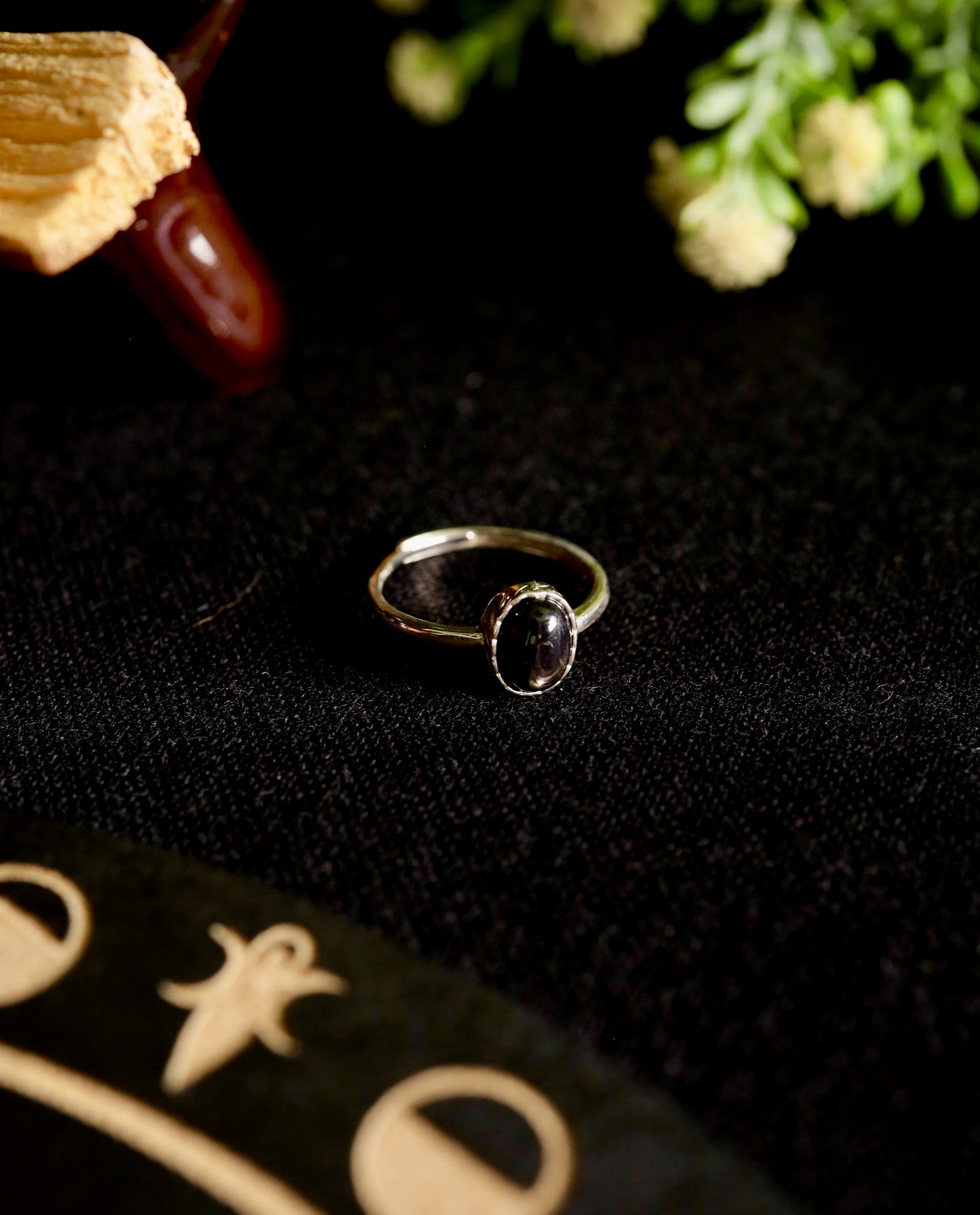 Anillo de Hypersthene - El cristal del orden interno