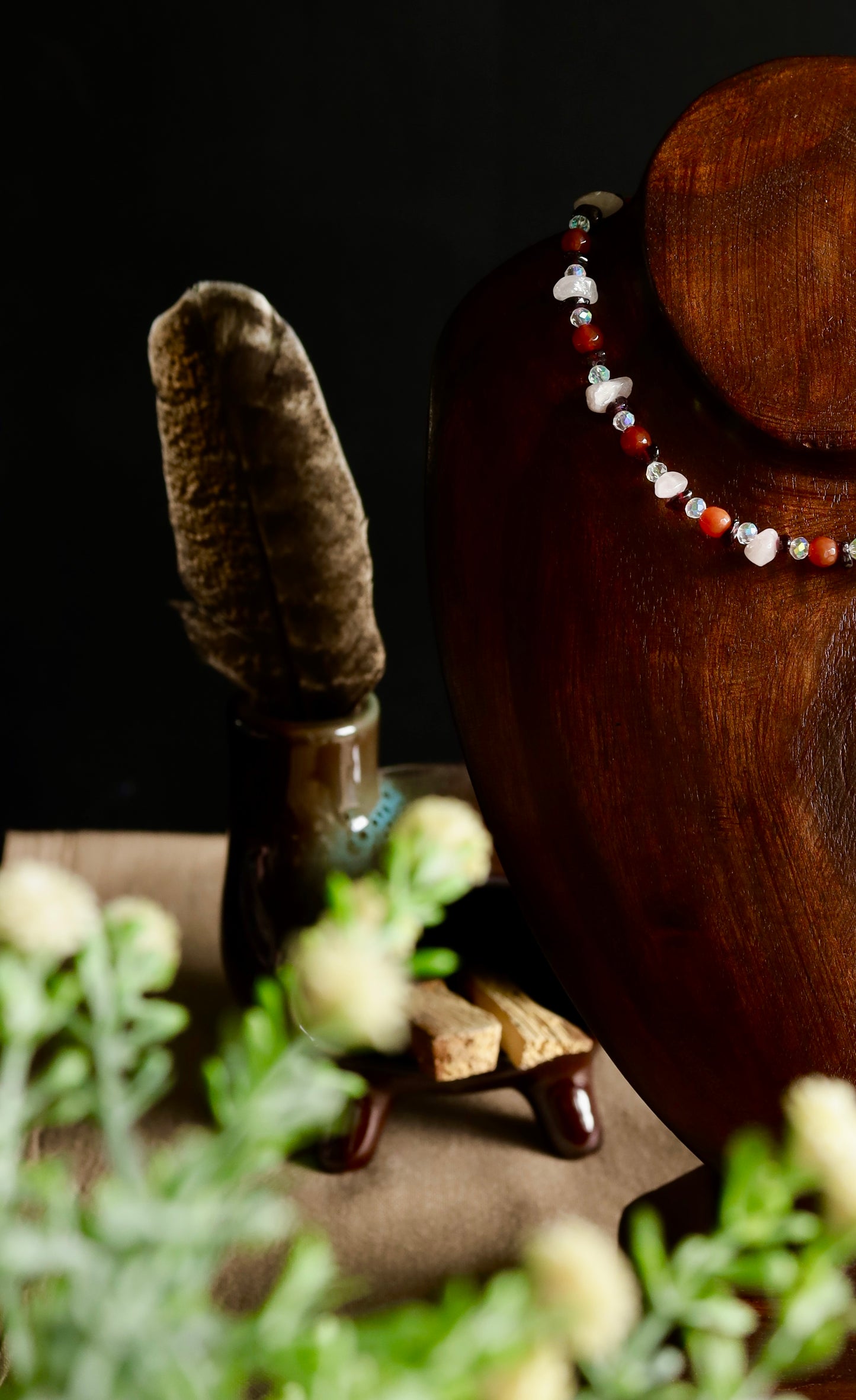 Collar Ritual de Empoderamiento y Amor Propio – Cuarzo Rosa, Granate y Coralina