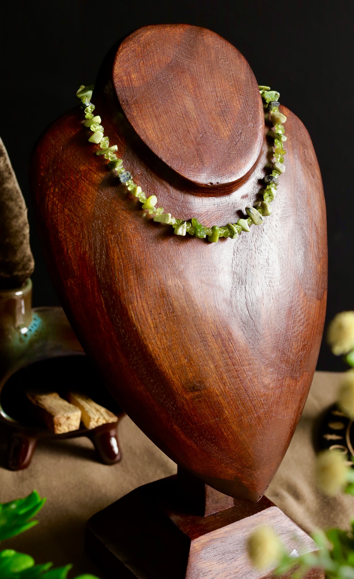 Collar Ritual de Riqueza y Flujo – Peridoto y Serpentina