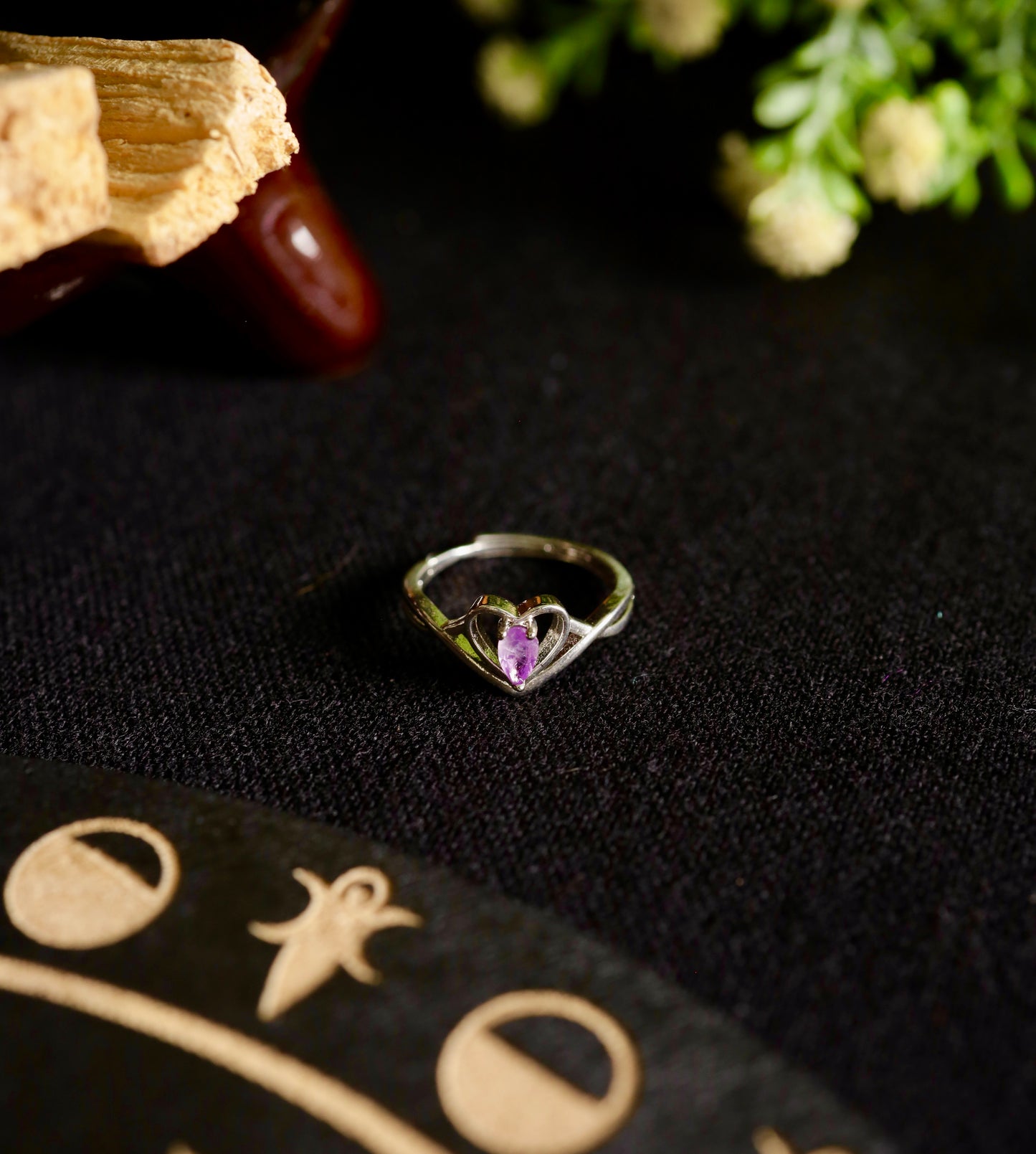 Anillo de Amatista – El cristal de la calma y la intuición